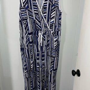 Neiman Marcus Navy & White Geometric Sleeveless Jumpsuit